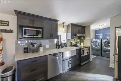 620 E 2nd St, Yamhill, OR 97148 - Photo 6
