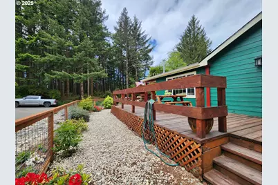 2420 Jefferson St, Port Orford, OR 97465 - Photo 28