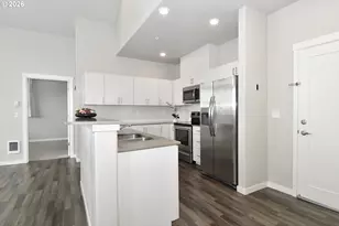 17181 SW Snowdale St, Beaverton, OR 97007 - Photo 8