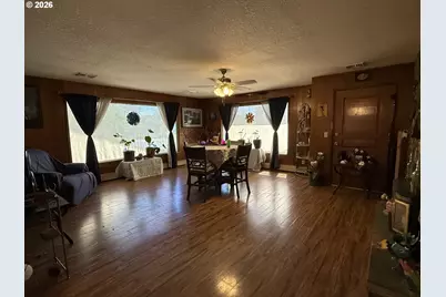 150 SW Brantley Dr, Winston, OR 97496 - Photo 4
