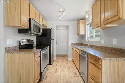 2122 NW 14th St, Gresham, OR 97030 - Photo 8