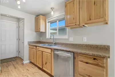 2122 NW 14th St, Gresham, OR 97030 - Photo 10