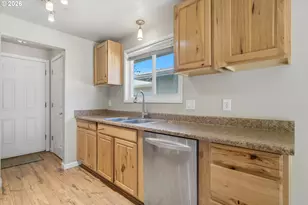 2122 NW 14th St, Gresham, OR 97030 - Photo 10