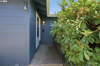 2122 NW 14th St, Gresham, OR 97030 - Photo 4