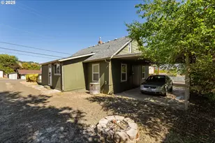 2104 NW Calkins Ave, Roseburg, OR 97471 - Photo 36