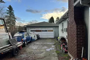 11226 SE Bush St, Portland, OR 97266 - Photo 2