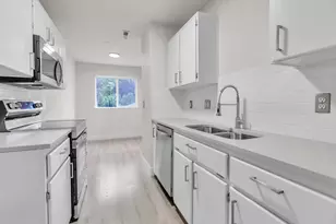 6722 N Richmond Ave, Portland, OR 97203 - Photo 10