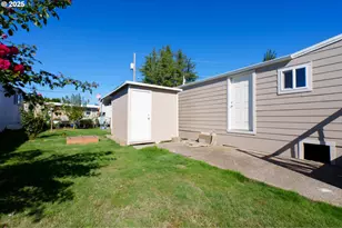 2400 SE Stratus Ave, McMinnville, OR 97128 - Photo 6