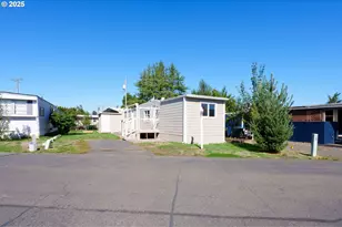 2400 SE Stratus Ave, McMinnville, OR 97128 - Photo 2