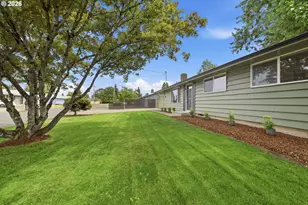 4432 Hawthorne Ave, Eugene, OR 97402 - Photo 2