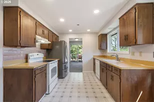 17090 SE Pine Cone Ln, Milwaukie, OR 97267 - Photo 12