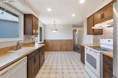 17090 SE Pine Cone Ln, Milwaukie, OR 97267 - Photo 16