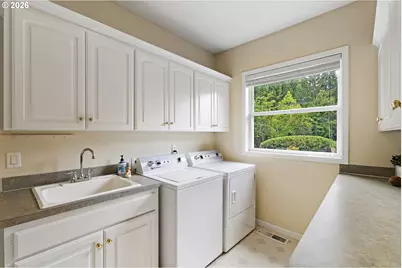 8781 Boulder Ridge Ct SE, Salem, OR 97317 - Photo 10