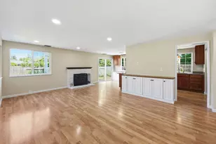 1040 Martha Ct, Eugene, OR 97401 - Photo 6