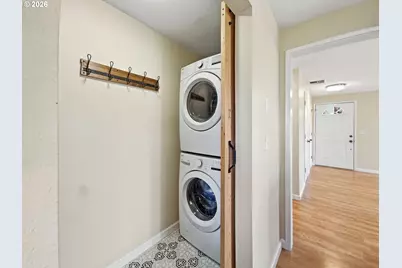 1040 Martha Ct, Eugene, OR 97401 - Photo 18