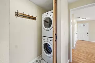 1040 Martha Ct, Eugene, OR 97401 - Photo 18