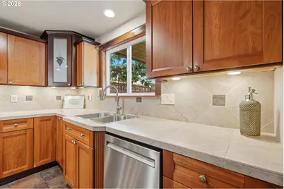 19365 SW Clarion Ct, Beaverton, OR 97003 - Photo 14