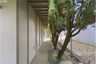 12125 SW 14th St, Beaverton, OR 97005 - Photo 6