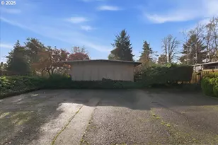 12125 SW 14th St, Beaverton, OR 97005 - Photo 2