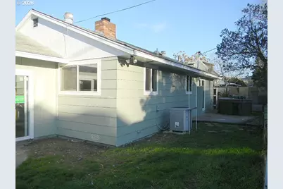 214 E 13th St, The Dalles, OR 97058 - Photo 26