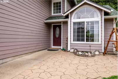 809 Melton Rd, Castle Rock, WA 98611 - Photo 4