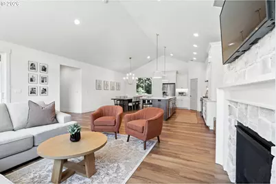 2049 SE Arrowwood Ave, Dallas, OR 97338 - Photo 10