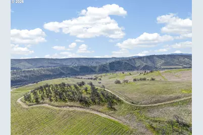 3475 Three Mile Rd, The Dalles, OR 97058 - Photo 4