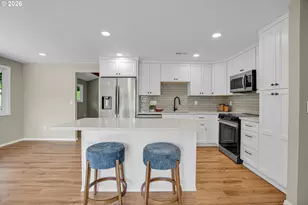 1822 SW Marigold St, Portland, OR 97219 - Photo 8