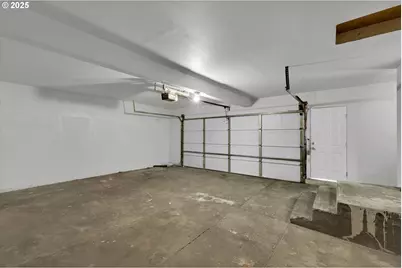 202 NE 162nd Ave, Portland, OR 97230 - Photo 18