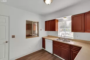 202 NE 162nd Ave, Portland, OR 97230 - Photo 6