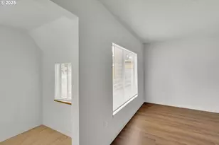 202 NE 162nd Ave, Portland, OR 97230 - Photo 4