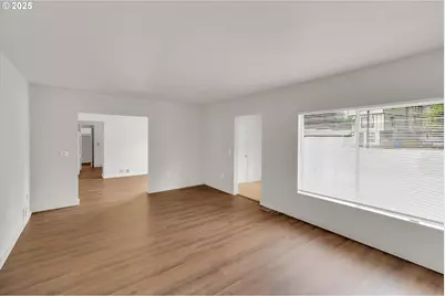 202 NE 162nd Ave, Portland, OR 97230 - Photo 2