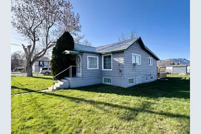 2501 Cove Ave, La Grande, OR 97850 - Photo 1