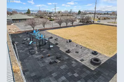 2501 Cove Ave, La Grande, OR 97850 - Photo 6