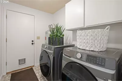 911 Snell St, Eugene, OR 97405 - Photo 32