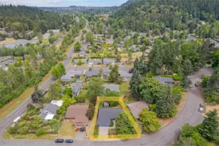 911 Snell St, Eugene, OR 97405 - Photo 46