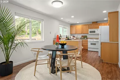 911 Snell St, Eugene, OR 97405 - Photo 12