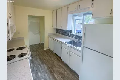 1572 NW Tanasbrook Ct, Beaverton, OR 97006 - Photo 6
