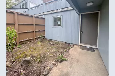 1572 NW Tanasbrook Ct, Beaverton, OR 97006 - Photo 2