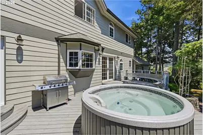 930 Lake Ct, Coos Bay, OR 97420 - Photo 36