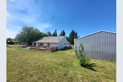 401 Dewey St, Moro, OR 97039 - Photo 24