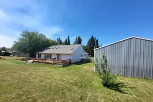 401 Dewey St, Moro, OR 97039 - Photo 24