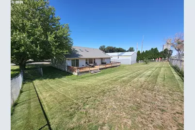 401 Dewey St, Moro, OR 97039 - Photo 28