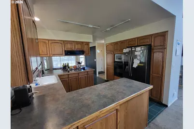 401 Dewey St, Moro, OR 97039 - Photo 8