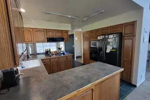 401 Dewey St, Moro, OR 97039 - Photo 8