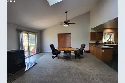 401 Dewey St, Moro, OR 97039 - Photo 6