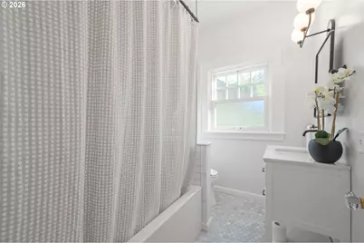 2645 Emerald St, Eugene, OR 97403 - Photo 32