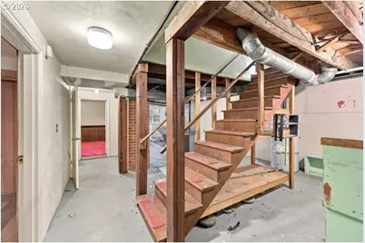 2211 SW Martha St, Portland, OR 97239 - Photo 26