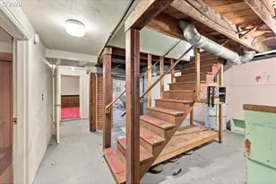 2211 SW Martha St, Portland, OR 97239 - Photo 26
