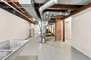 2211 SW Martha St, Portland, OR 97239 - Photo 28